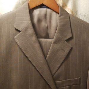 Stafford Men's Suite